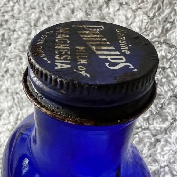 Large 1940’s Cobalt Blue Glass Phillips Milk of Magnesia 8” Apothecary Collect!! - Picture 8 of 14